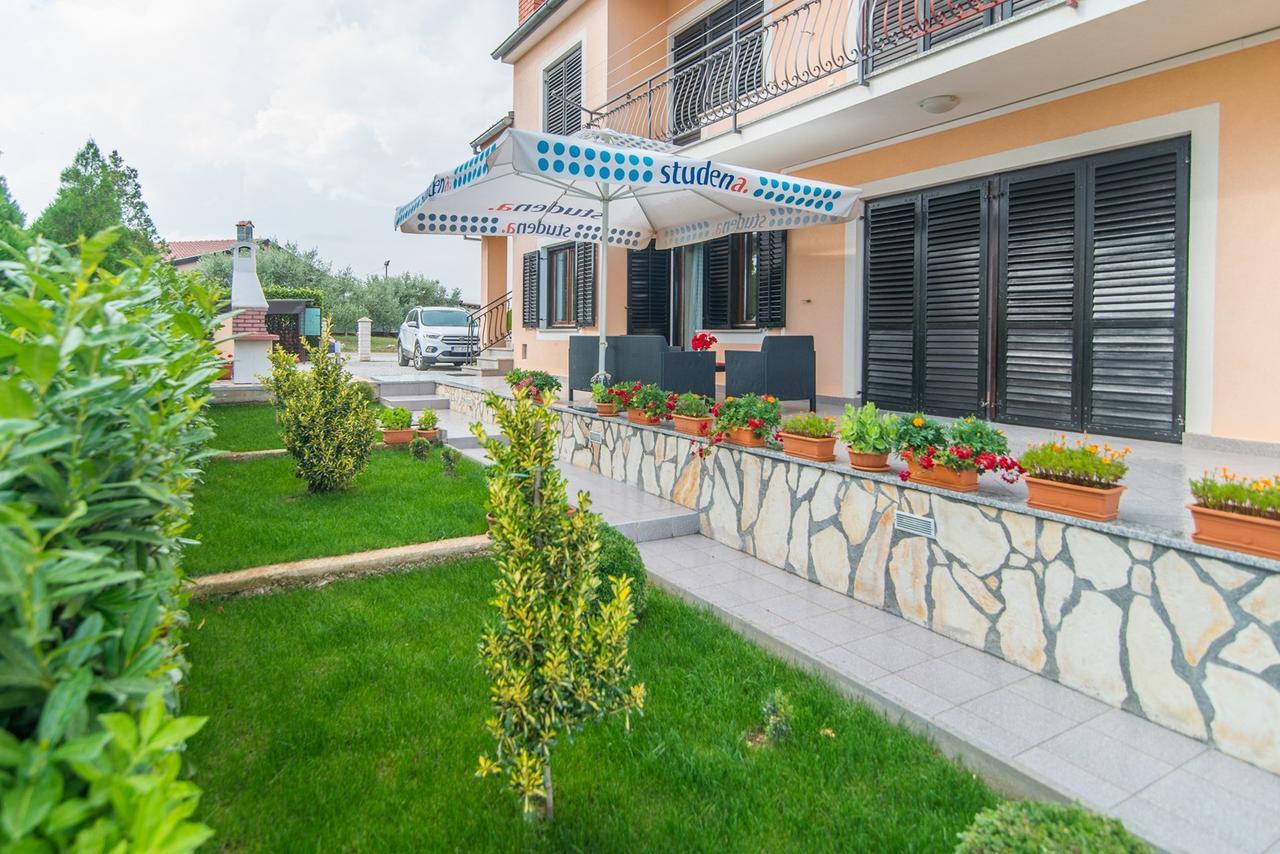 Apartment Stela Poreč Exterior foto