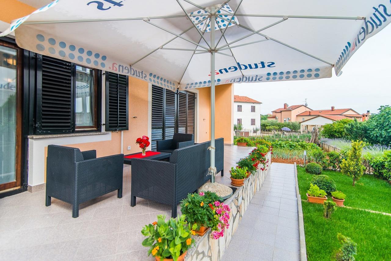 Apartment Stela Poreč Exterior foto